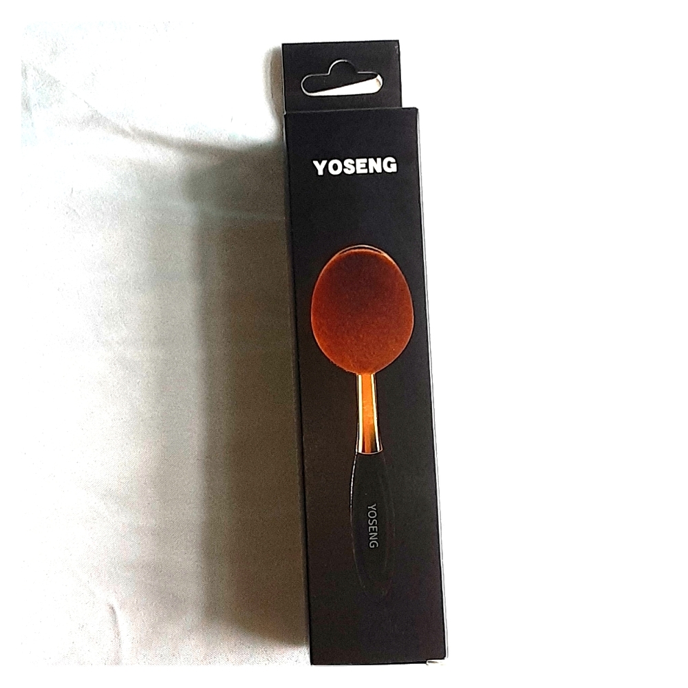 Makeup brush